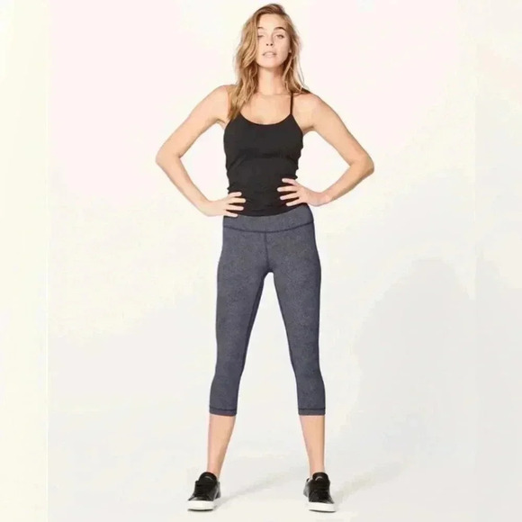 Lululemon‎ Wunder Under Crop High-rise 21” Inseam Size 6 Full on Luxtreme - Picture 1 of 10